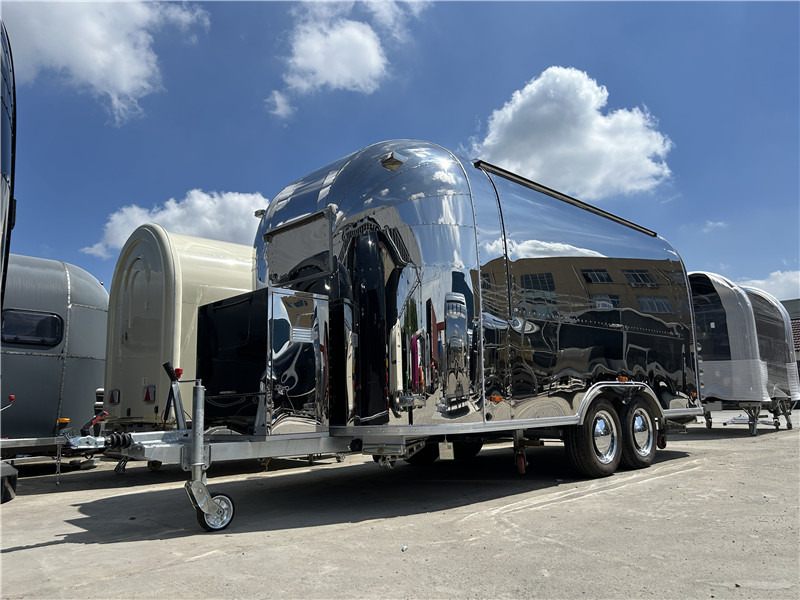 Smash Burger Food Truck Taste of Europe Food Truck: Wood-Fired Pizza, German Sausages & French Crepes - Приколка за продажба на добра: слика 5 Smash Burger Food Truck Taste of Europe Food Truck: Wood-Fired Pizza, German Sausages & French Crepes - Приколка за продажба на добра: слика 5