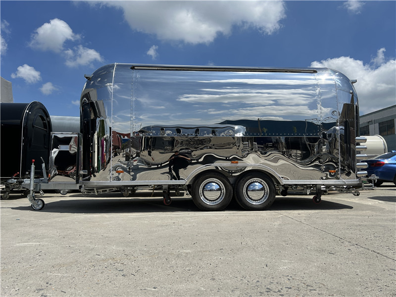 Smash Burger Food Truck Taste of Europe Food Truck: Wood-Fired Pizza, German Sausages & French Crepes - Приколка за продажба на добра: слика 4 Smash Burger Food Truck Taste of Europe Food Truck: Wood-Fired Pizza, German Sausages & French Crepes - Приколка за продажба на добра: слика 4