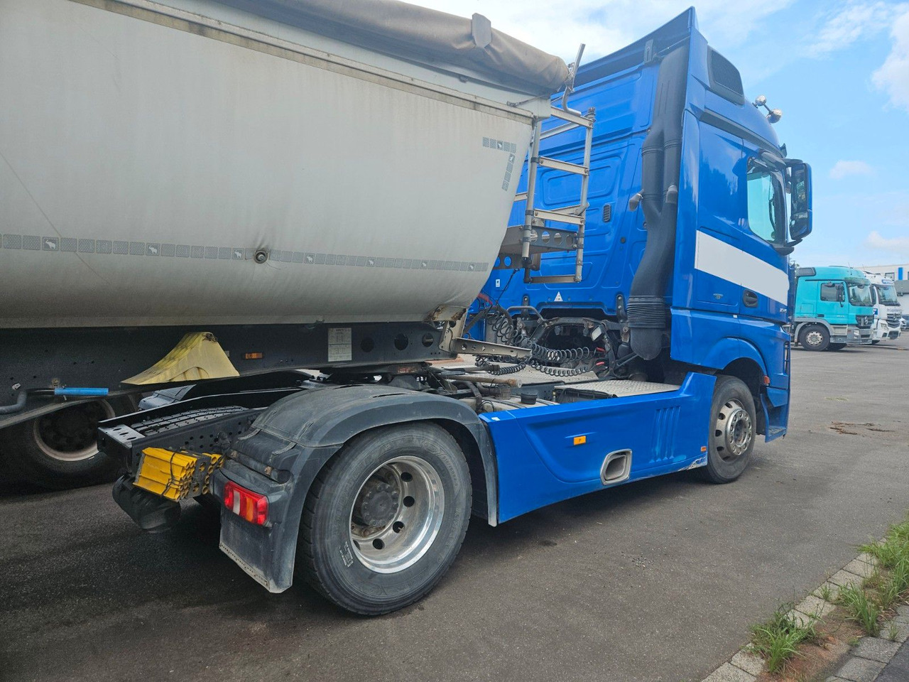 Mercedes-Benz Actros 1845 Stremspace Retarder Kipohydraulik - Камион влекач: слика 3 Mercedes-Benz Actros 1845 Stremspace Retarder Kipohydraulik - Камион влекач: слика 3