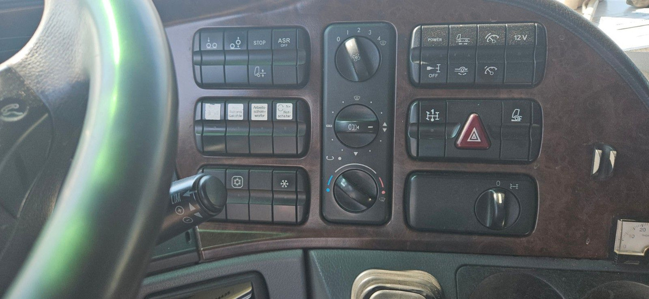 Mercedes-Benz Actros 2544 6x2 Tankwagen - Камион цистерна: слика 5 Mercedes-Benz Actros 2544 6x2 Tankwagen - Камион цистерна: слика 5