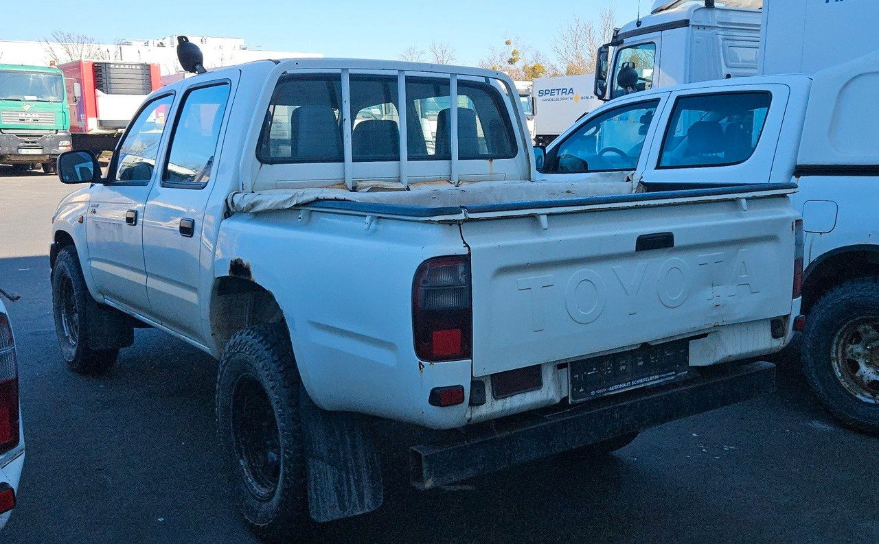 Toyota Hilux Double Cab 4x4 - SUV: слика 4 Toyota Hilux Double Cab 4x4 - SUV: слика 4