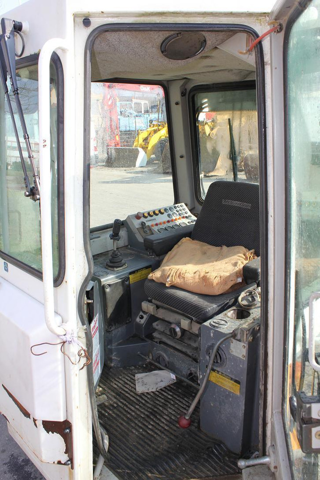 Liebherr 712-722-732 Lit. - Кабина за Градежна машина: слика 5 Liebherr 712-722-732 Lit. - Кабина за Градежна машина: слика 5