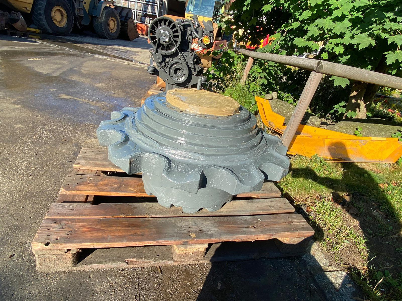 Liebherr FAT 550P051 aus LH R964 - Конечен редуктор за Градежна машина: слика 4 Liebherr FAT 550P051 aus LH R964 - Конечен редуктор за Градежна машина: слика 4