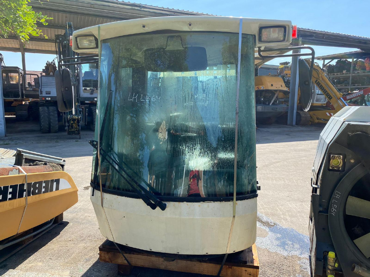Liebherr L 564 - Кабина за Градежна машина: слика 3 Liebherr L 564 - Кабина за Градежна машина: слика 3