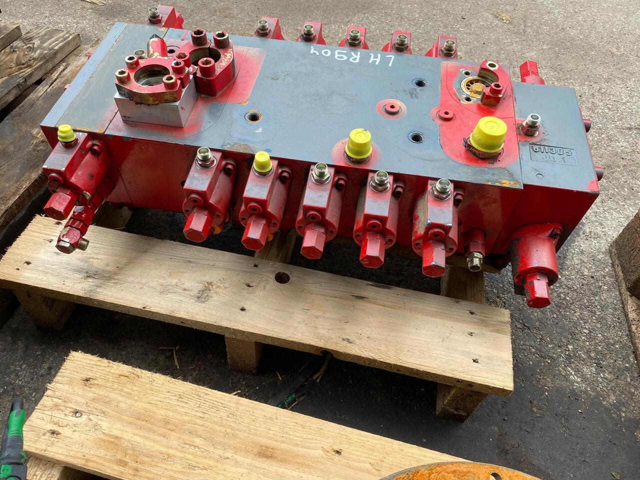 Liebherr R 904 - Хидрауличен вентил за Градежна машина: слика 2 Liebherr R 904 - Хидрауличен вентил за Градежна машина: слика 2