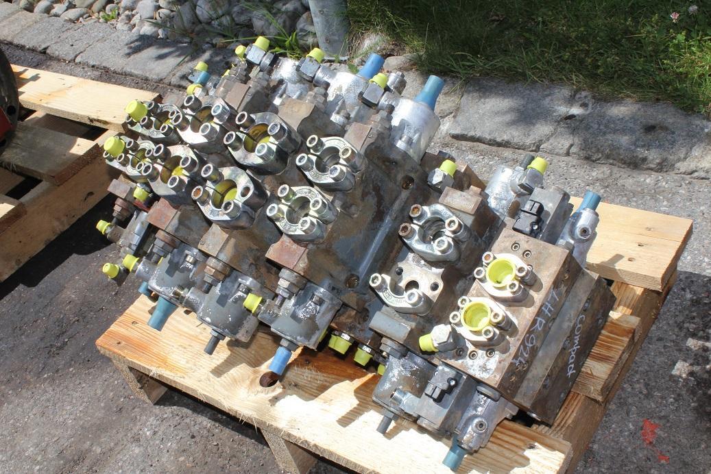 Liebherr R 924 compact - Хидрауличен вентил за Градежна машина: слика 3 Liebherr R 924 compact - Хидрауличен вентил за Градежна машина: слика 3