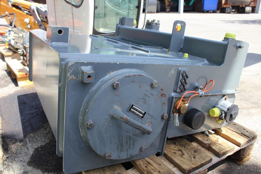 Liebherr R 924 compact - Резервни делови за Багер гасеничар: слика 1 Liebherr R 924 compact - Резервни делови за Багер гасеничар: слика 1