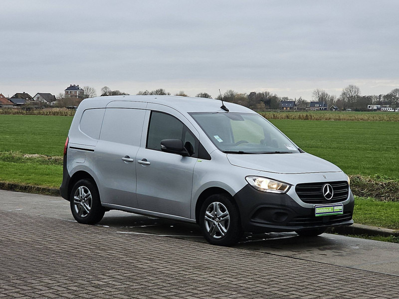 Mercedes-Benz Citan 110 CDI L1 PRO Mbux Euro6! - Комбе фургон: слика 4 Mercedes-Benz Citan 110 CDI L1 PRO Mbux Euro6! - Комбе фургон: слика 4