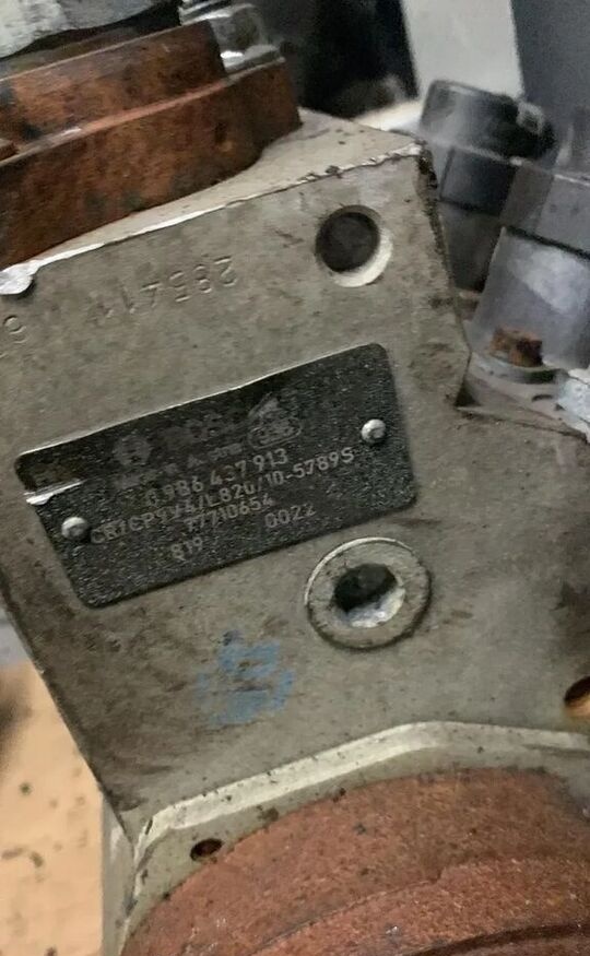 Bosch Pompa Wysokiego Ciśnienia MAN "V" MAN 51.11103-7762 F00BC0 51.11103-7762   truck - Пумпа за гориво за Камион: слика 3 Bosch Pompa Wysokiego Ciśnienia MAN "V" MAN 51.11103-7762 F00BC0 51.11103-7762   truck - Пумпа за гориво за Камион: слика 3