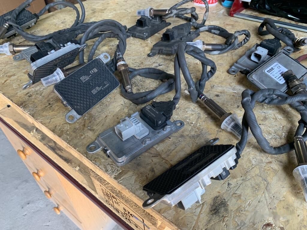 Cummins DAF euro 6 / euro 5 do regeneracji 5WK96751C DAF 4326862 Czujnik NOX, SONDA PRZED KATALIZATOREM Oryginał truck - Издувен систем за Камион: слика 1 Cummins DAF euro 6 / euro 5 do regeneracji 5WK96751C DAF 4326862 Czujnik NOX, SONDA PRZED KATALIZATOREM Oryginał truck - Издувен систем за Камион: слика 1