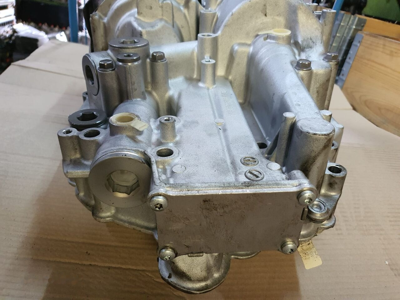 Mann-Filter MAN EURO 6 TGA TGX MAN TGX / TGS Euro 6 truck - Филтер за масло за Камион: слика 2 Mann-Filter MAN EURO 6 TGA TGX MAN TGX / TGS Euro 6 truck - Филтер за масло за Камион: слика 2