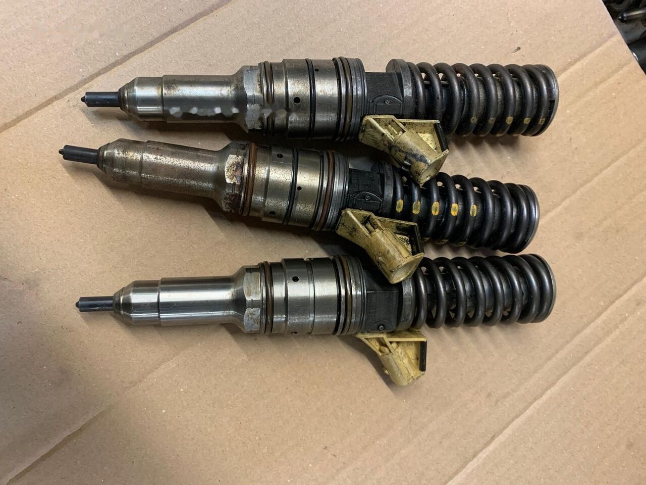 Pompo Iveco Stralis Bosch do regeneracji 0414703004 / 0414703008 - Инјектор за Камион: слика 1 Pompo Iveco Stralis Bosch do regeneracji 0414703004 / 0414703008 - Инјектор за Камион: слика 1