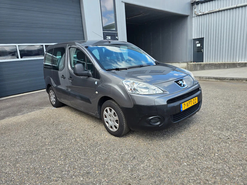 Peugeot Partner 1.6 benzine - Автомобил: слика 2 Peugeot Partner 1.6 benzine - Автомобил: слика 2
