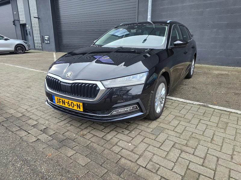 Škoda Octavia Combi 1.0 Benzine - Автомобил: слика 1 Škoda Octavia Combi 1.0 Benzine - Автомобил: слика 1