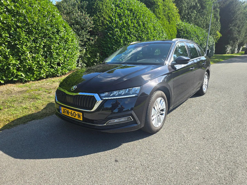 Škoda Octavia Combi 1.0 Benzine - Автомобил: слика 1 Škoda Octavia Combi 1.0 Benzine - Автомобил: слика 1