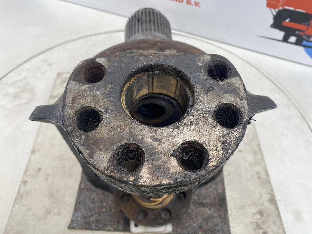 Рукавец за Мобилен кран FAUN ATF 30 Steering knuckle 16 holes axle 1: слика 7