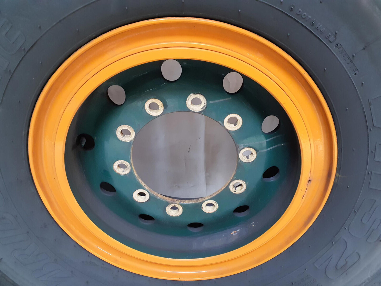 FAUN Wheel 445/95R25 10 7.5 3p - Комплетно тркало за Кран: слика 2 FAUN Wheel 445/95R25 10 7.5 3p - Комплетно тркало за Кран: слика 2