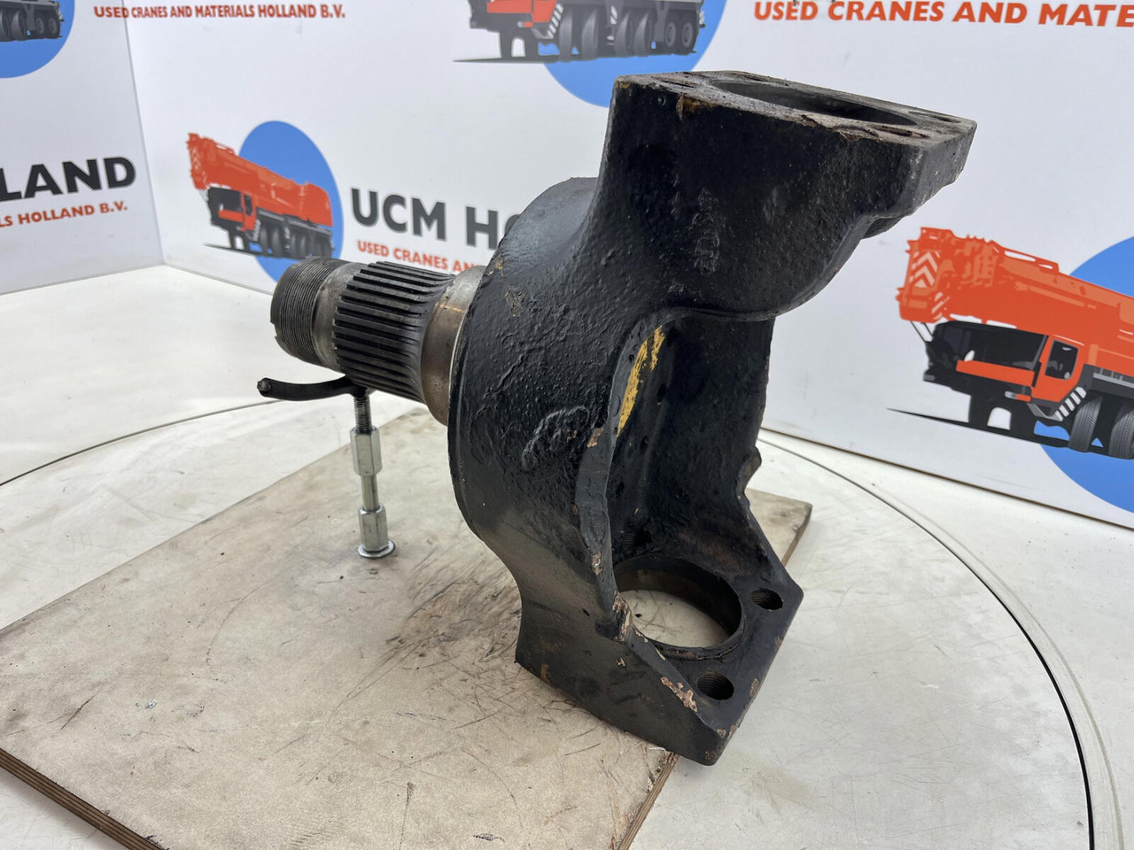 Grove AT 750 BE Steering knuckle 16 holes - Рукавец за Мобилен кран: слика 4 Grove AT 750 BE Steering knuckle 16 holes - Рукавец за Мобилен кран: слика 4