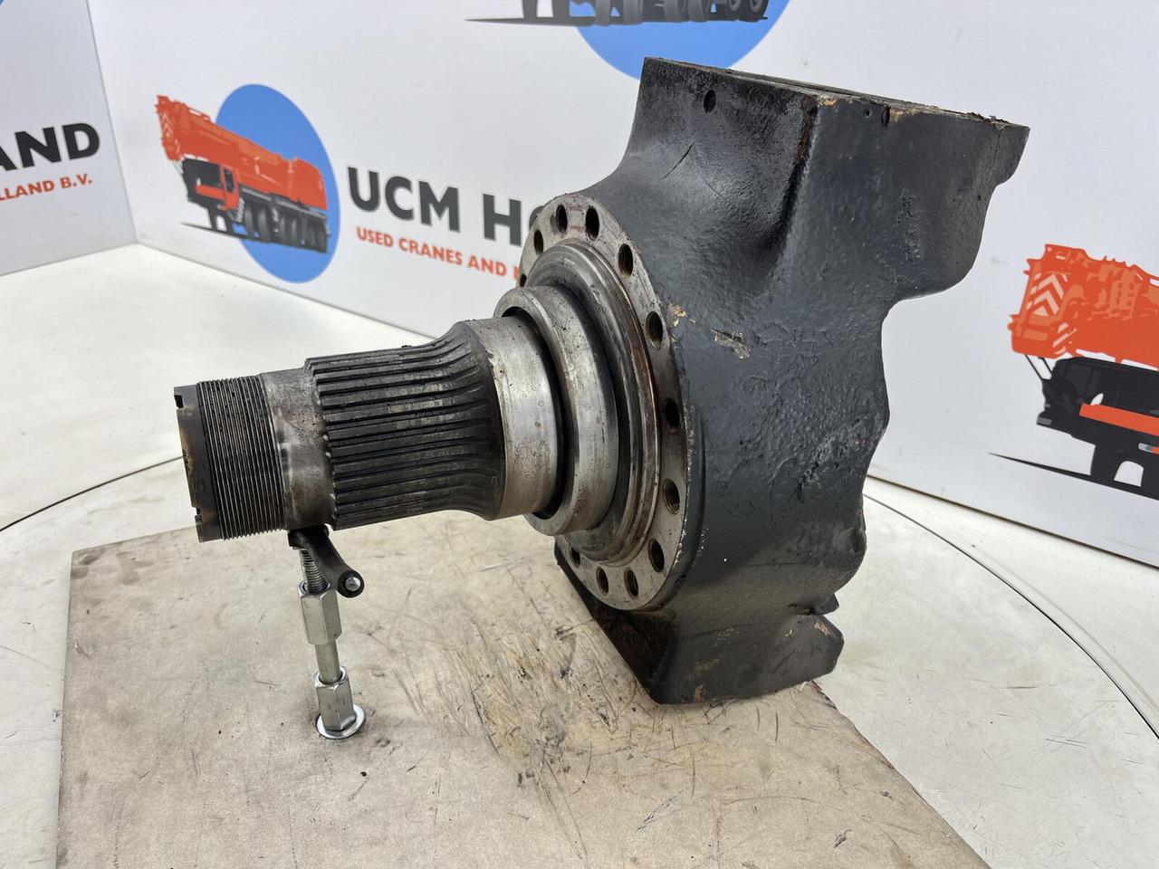 Grove AT 750 BE Steering knuckle 16 holes - Рукавец за Мобилен кран: слика 1 Grove AT 750 BE Steering knuckle 16 holes - Рукавец за Мобилен кран: слика 1