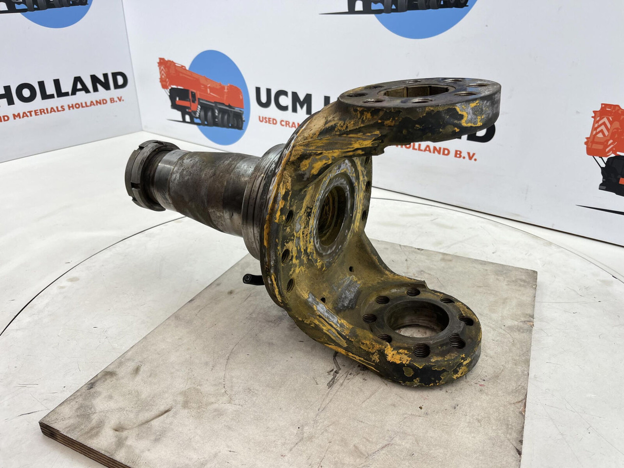 Grove AT 880 Steering knuckle 16 holes axle 2 - Рукавец за Мобилен кран: слика 4 Grove AT 880 Steering knuckle 16 holes axle 2 - Рукавец за Мобилен кран: слика 4