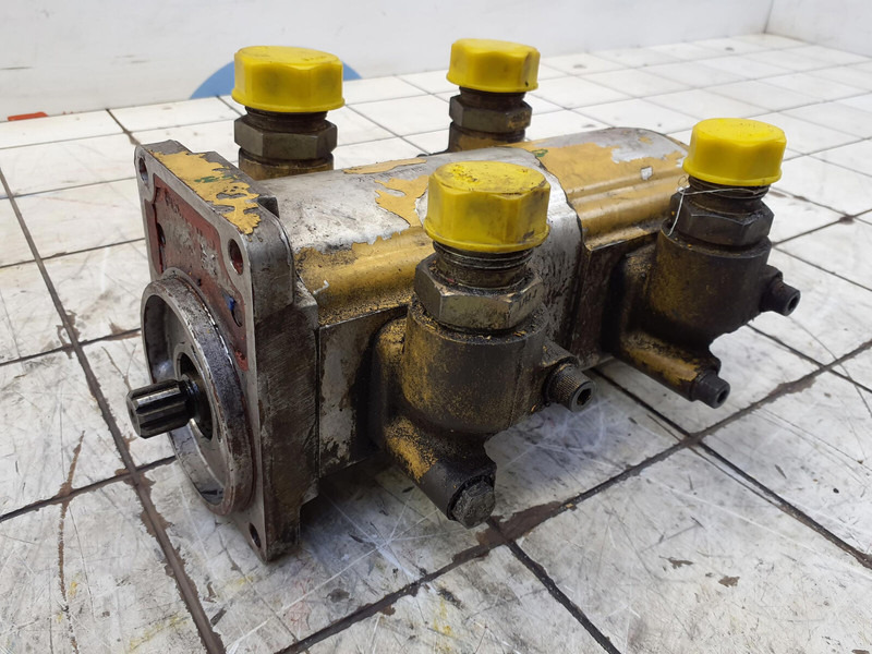 Grove AT 880 dual gear pump - Хидраулична пумпа за Кран: слика 2 Grove AT 880 dual gear pump - Хидраулична пумпа за Кран: слика 2