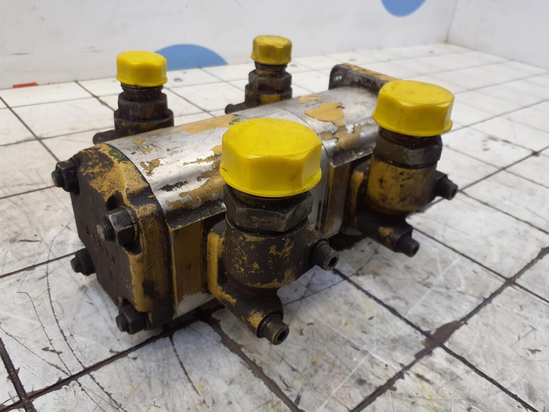 Grove AT 880 dual gear pump - Хидраулична пумпа за Кран: слика 4 Grove AT 880 dual gear pump - Хидраулична пумпа за Кран: слика 4