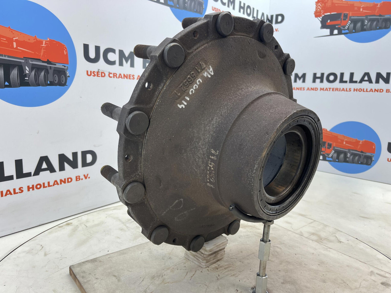 Grove GMK 3050 Megatrak wheel hub - Глава на тркало за Кран: слика 3 Grove GMK 3050 Megatrak wheel hub - Глава на тркало за Кран: слика 3