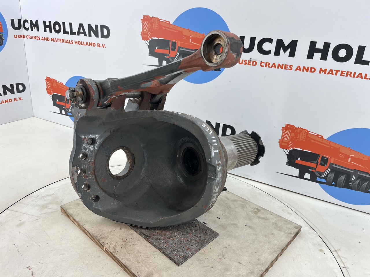 Grove GMK 3055 Steering knuckle 16 holes axle 1 right - Рукавец за Мобилен кран: слика 4 Grove GMK 3055 Steering knuckle 16 holes axle 1 right - Рукавец за Мобилен кран: слика 4