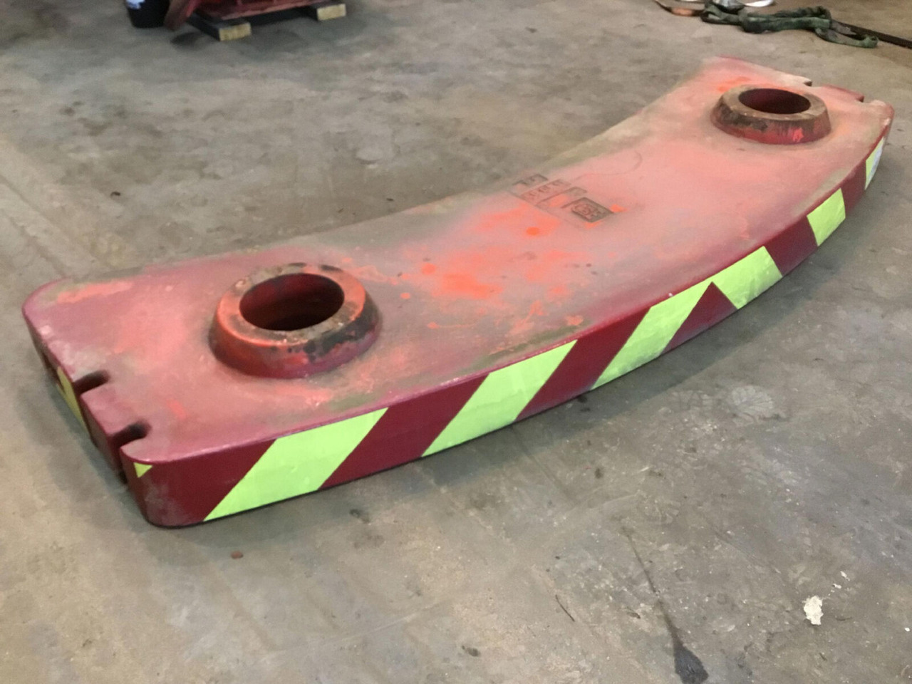 Grove GMK 3055 counterweight 2 ton - Противтежа за Мобилен кран: слика 1 Grove GMK 3055 counterweight 2 ton - Противтежа за Мобилен кран: слика 1