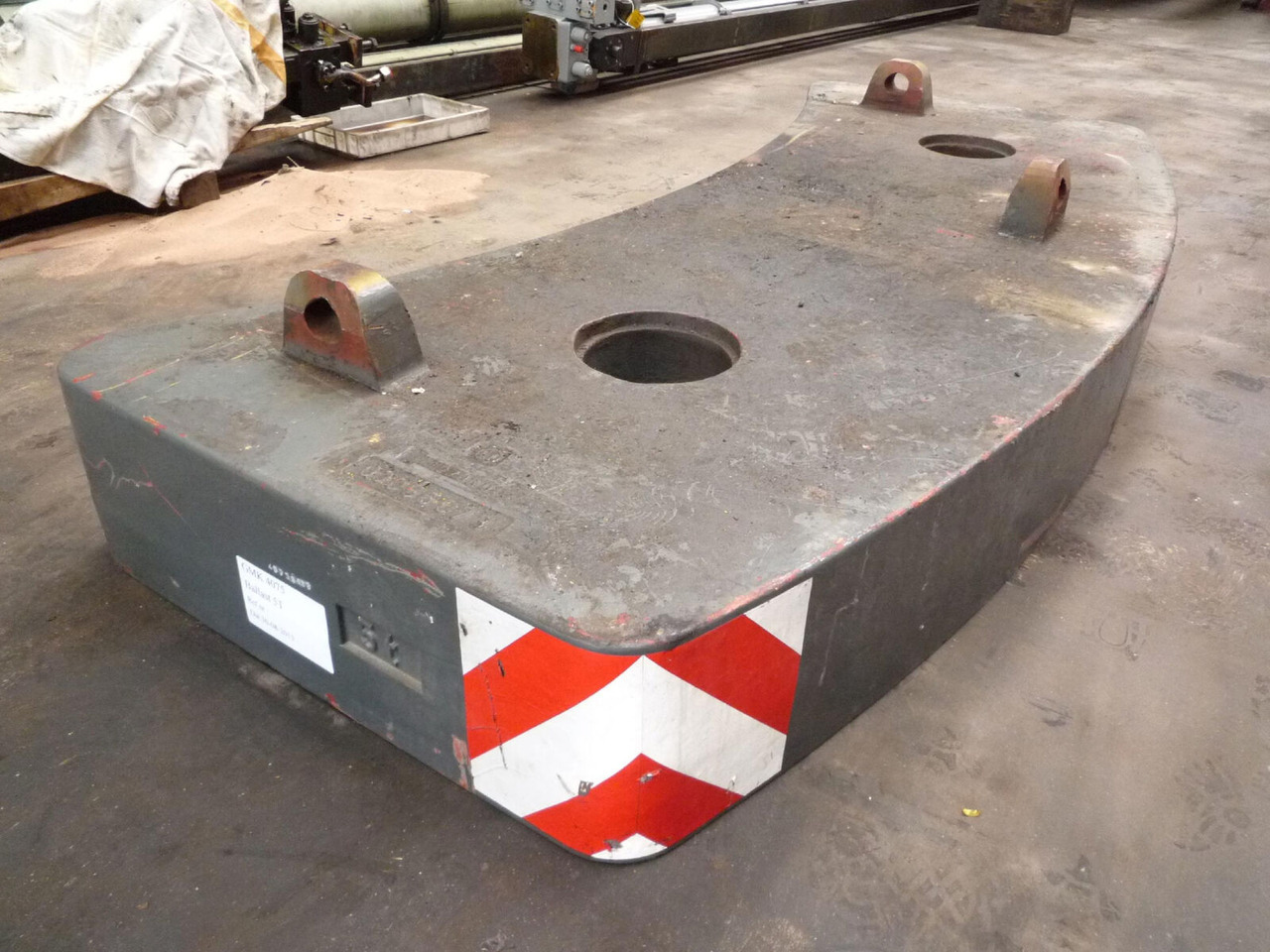 Grove GMK 4075 counterweight 5,0 ton - Противтежа за Мобилен кран: слика 1 Grove GMK 4075 counterweight 5,0 ton - Противтежа за Мобилен кран: слика 1