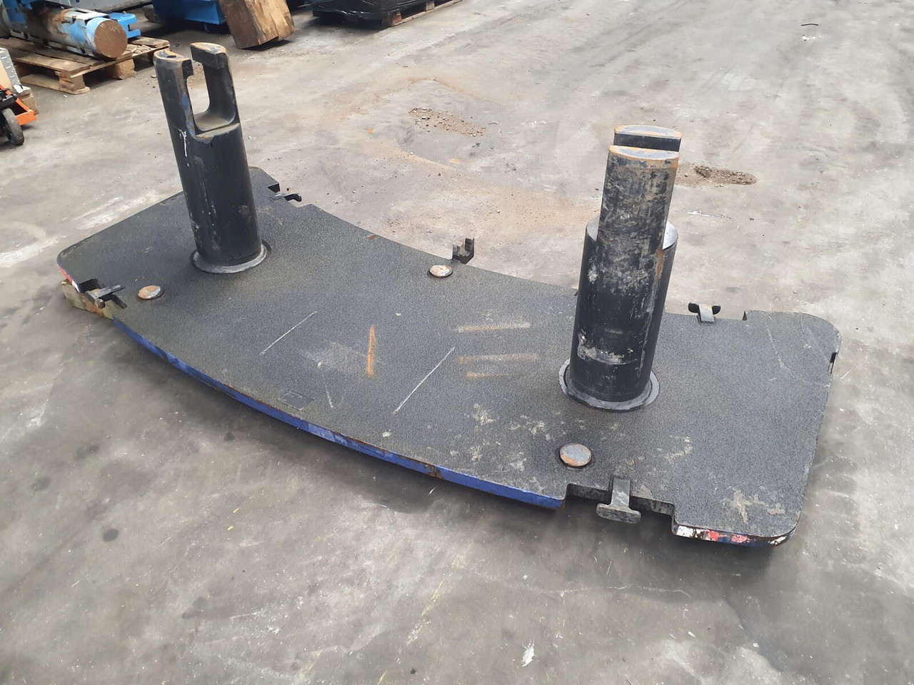 Grove GMK 4090 counterweight 1.1T - Противтежа за Мобилен кран: слика 2 Grove GMK 4090 counterweight 1.1T - Противтежа за Мобилен кран: слика 2