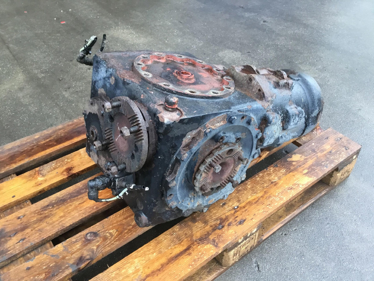 Grove GMK 5100 diff box axle 4 - Диференцијален запчаник на брзина за Мобилен кран: слика 2 Grove GMK 5100 diff box axle 4 - Диференцијален запчаник на брзина за Мобилен кран: слика 2