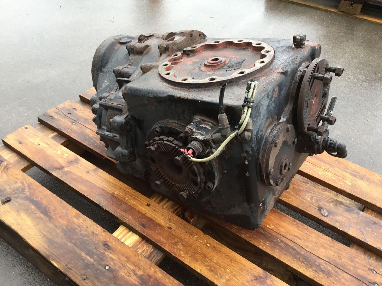 Grove GMK 5100 diff box axle 4 - Диференцијален запчаник на брзина за Мобилен кран: слика 3 Grove GMK 5100 diff box axle 4 - Диференцијален запчаник на брзина за Мобилен кран: слика 3