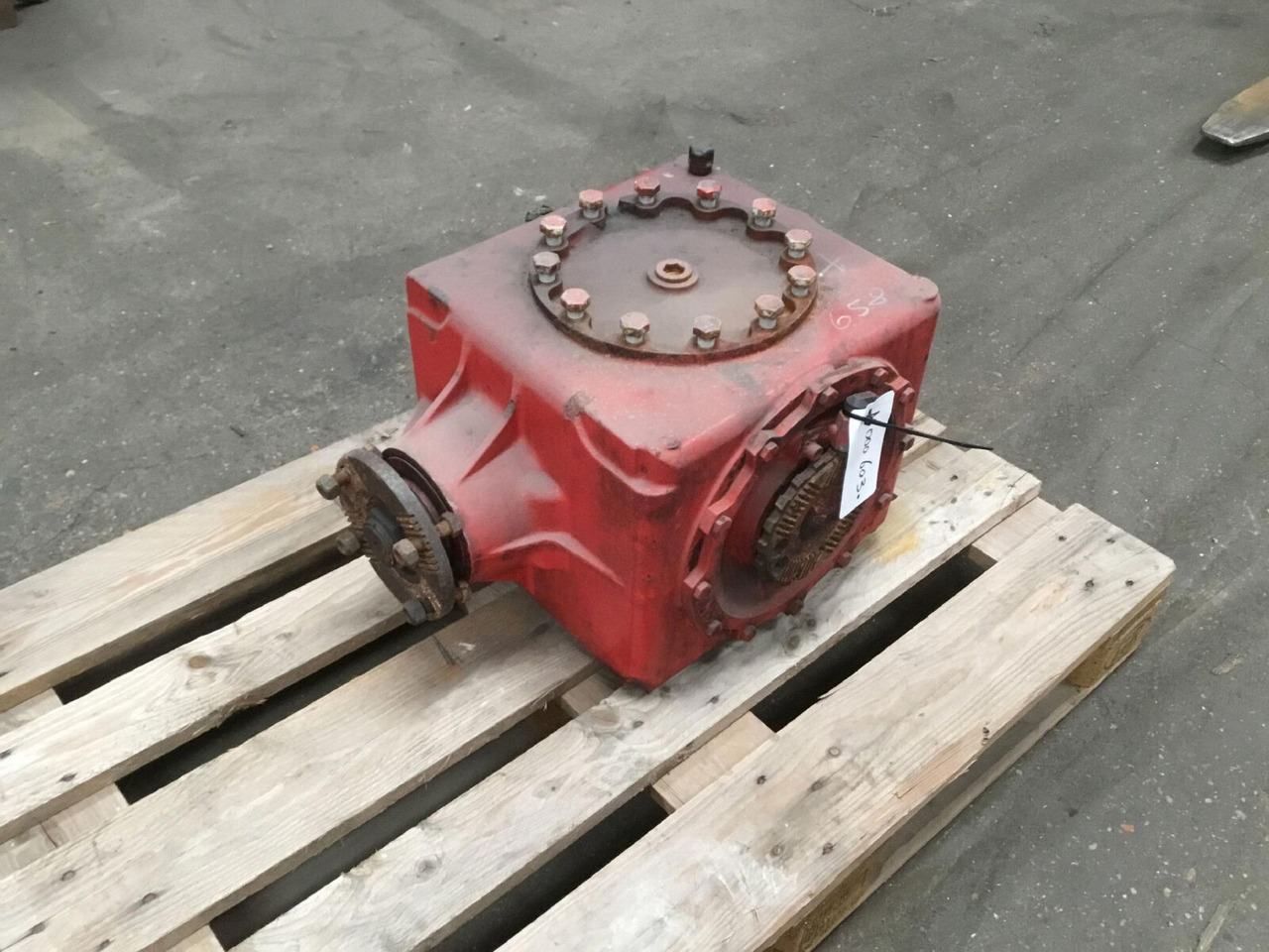 Grove GMK 5130-1 axle 2 diff box - Диференцијален запчаник на брзина за Мобилен кран: слика 2 Grove GMK 5130-1 axle 2 diff box - Диференцијален запчаник на брзина за Мобилен кран: слика 2