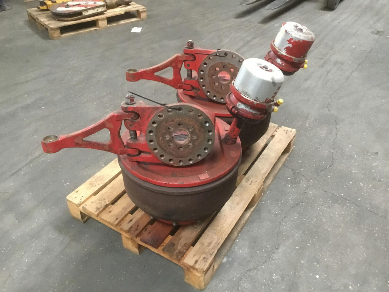 Grove GMK 5130-1 axle house - Оска и делови за Мобилен кран: слика 3 Grove GMK 5130-1 axle house - Оска и делови за Мобилен кран: слика 3