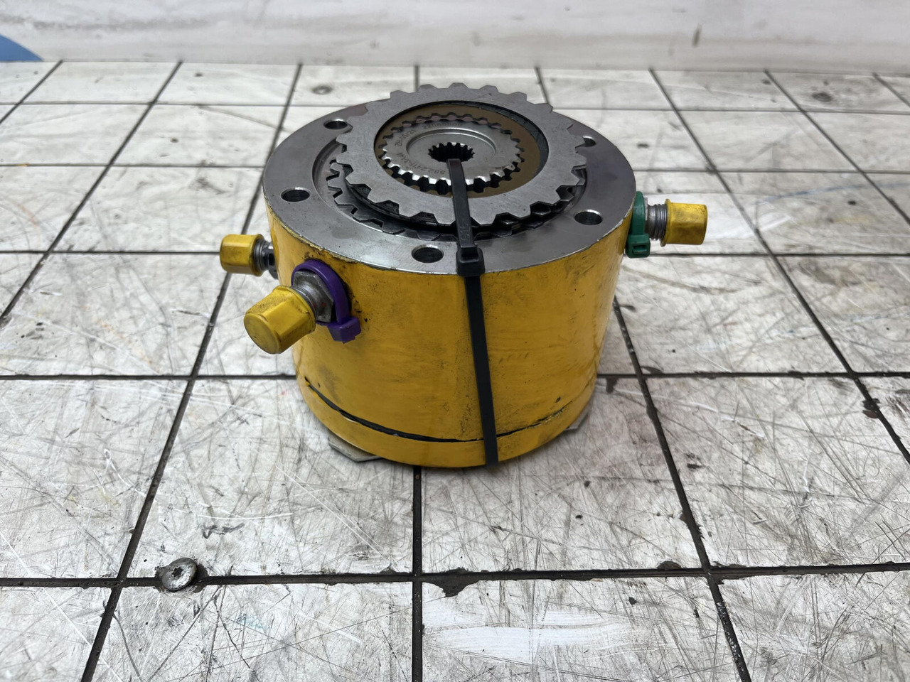 Grove GMK 6300L multiple-disk brake - Ротационен редуктор за Мобилен кран: слика 1 Grove GMK 6300L multiple-disk brake - Ротационен редуктор за Мобилен кран: слика 1