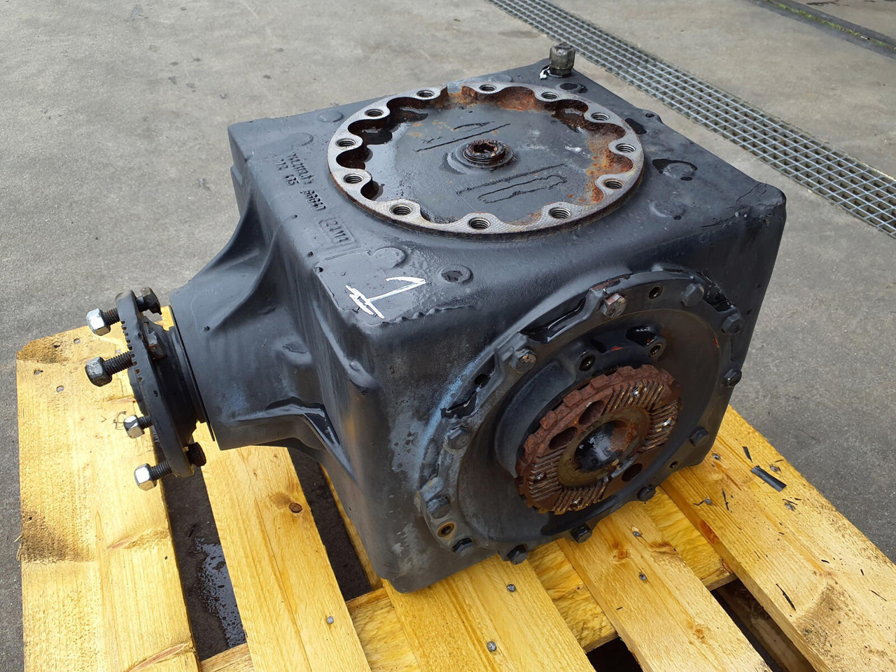 Grove GMK 6400 diff box axle 1 - Диференцијален запчаник на брзина за Мобилен кран: слика 5 Grove GMK 6400 diff box axle 1 - Диференцијален запчаник на брзина за Мобилен кран: слика 5