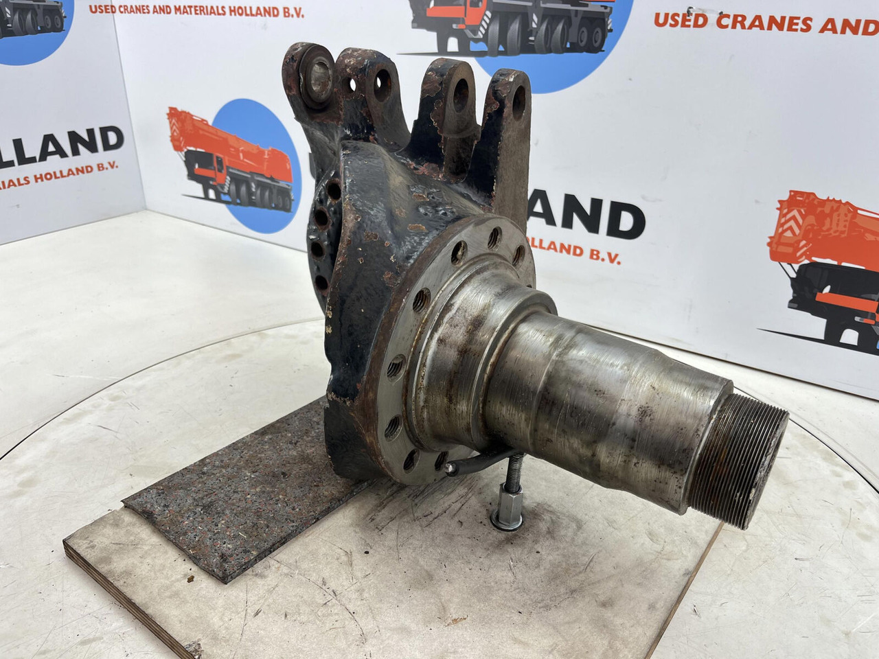 Grove GMK Steering knuckle 12 holes - Рукавец за Мобилен кран: слика 3 Grove GMK Steering knuckle 12 holes - Рукавец за Мобилен кран: слика 3