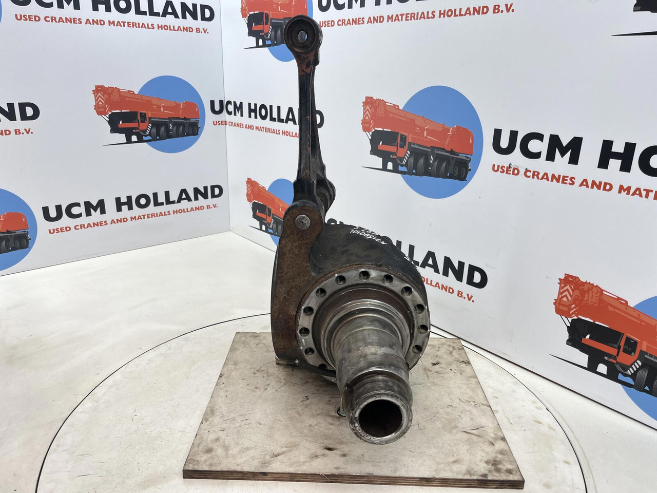 Grove GMK Steering knuckle 16 holes - Рукавец за Мобилен кран: слика 2 Grove GMK Steering knuckle 16 holes - Рукавец за Мобилен кран: слика 2