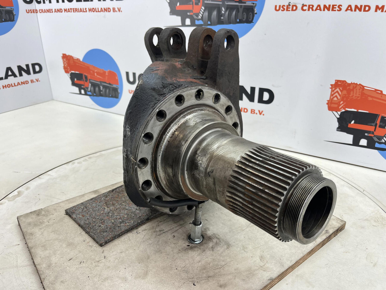 Grove GMK Steering knuckle 16 holes - Рукавец за Мобилен кран: слика 3 Grove GMK Steering knuckle 16 holes - Рукавец за Мобилен кран: слика 3