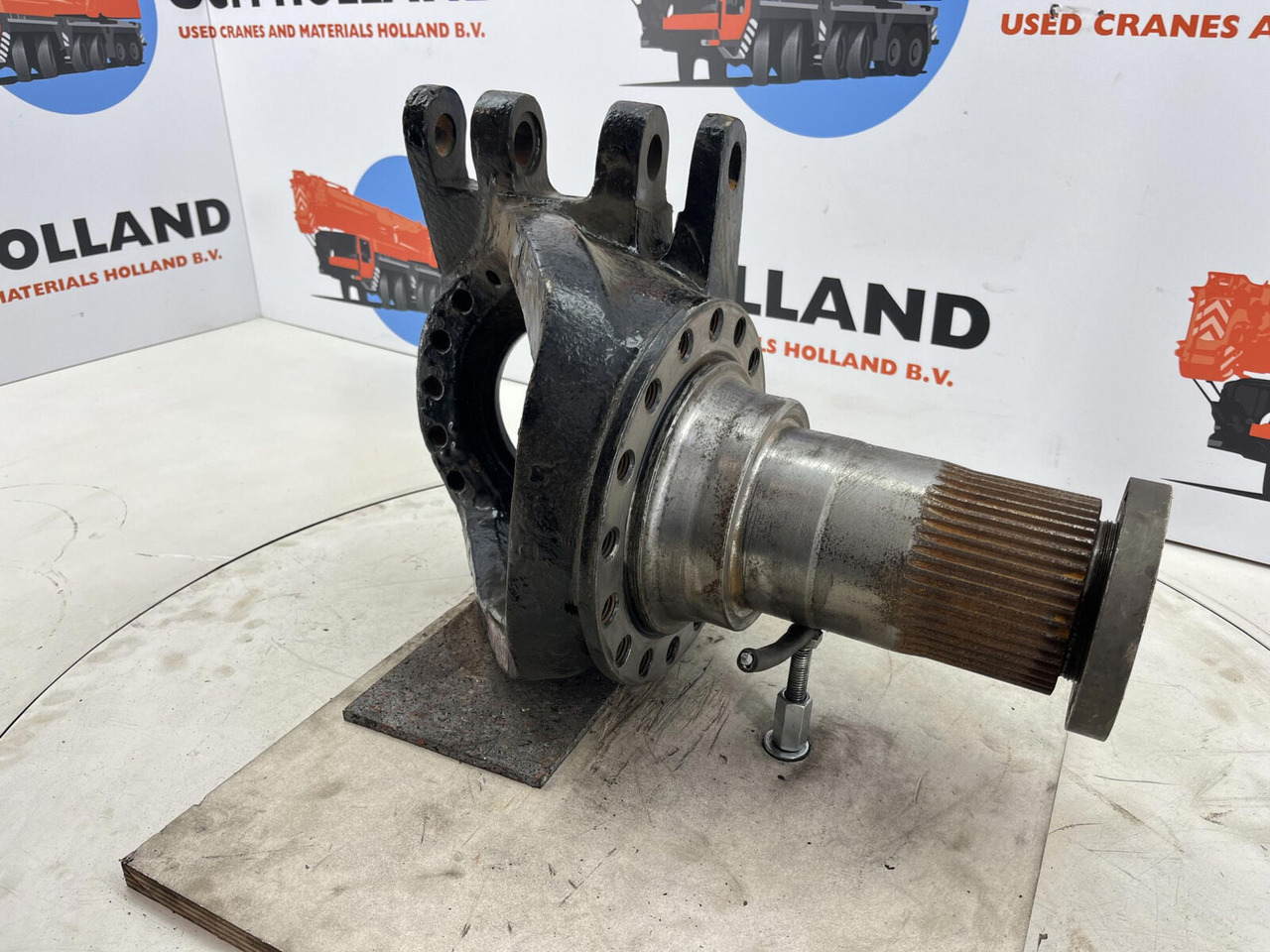 Grove GMK Steering knuckle 16 holes - Рукавец за Мобилен кран: слика 3 Grove GMK Steering knuckle 16 holes - Рукавец за Мобилен кран: слика 3