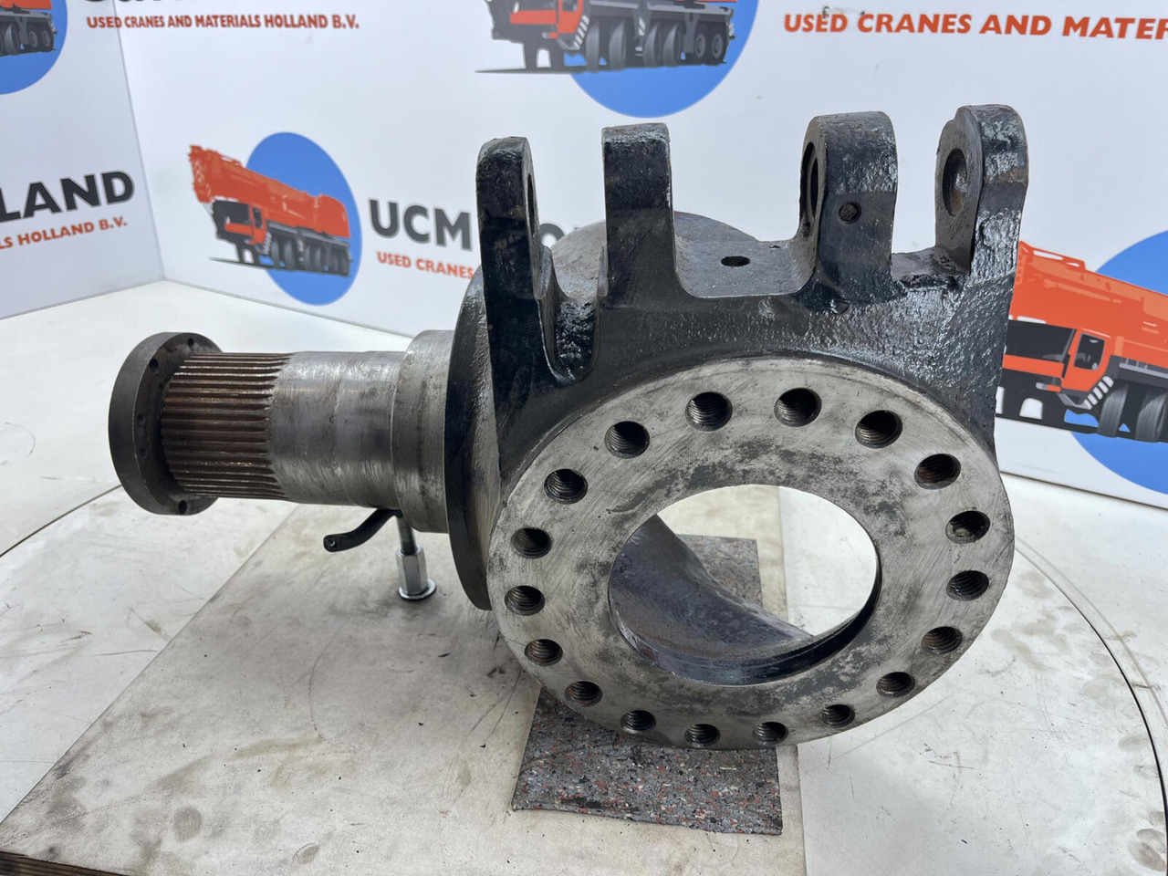 Grove GMK Steering knuckle 16 holes - Рукавец за Мобилен кран: слика 4 Grove GMK Steering knuckle 16 holes - Рукавец за Мобилен кран: слика 4