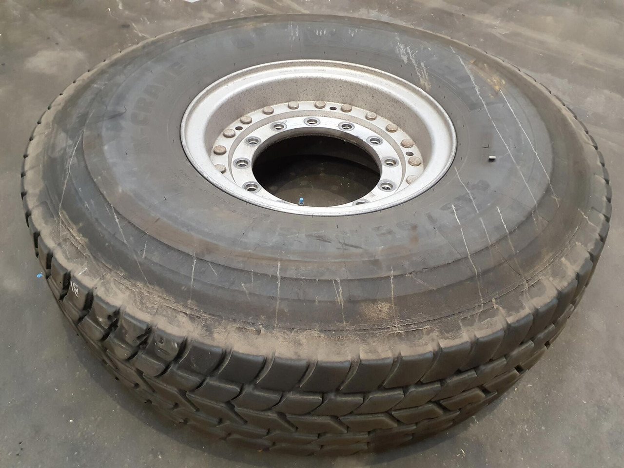 Grove Wheel 445/95R25 12 13.4 2p alu - Комплетно тркало за Кран: слика 2 Grove Wheel 445/95R25 12 13.4 2p alu - Комплетно тркало за Кран: слика 2