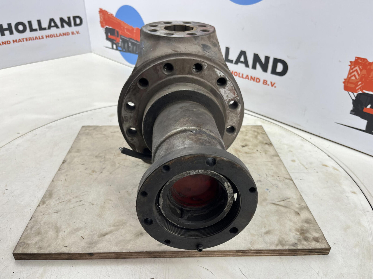 Kessler steering knuckle 12 holes - Рукавец за Кран: слика 2 Kessler steering knuckle 12 holes - Рукавец за Кран: слика 2