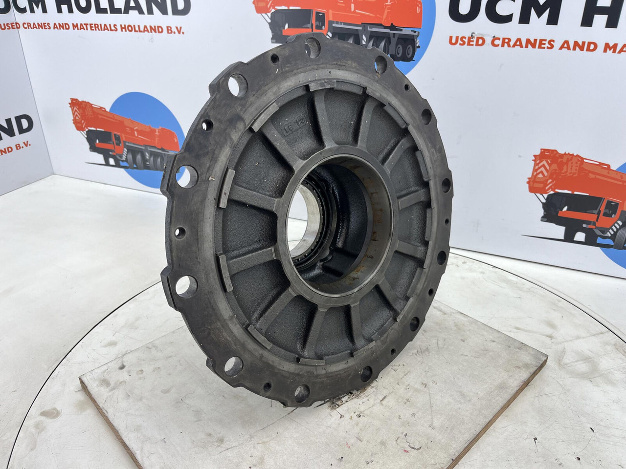 Krupp KMK 3045 Megatrak wheel hub - Глава на тркало за Градежна машина: слика 2 Krupp KMK 3045 Megatrak wheel hub - Глава на тркало за Градежна машина: слика 2