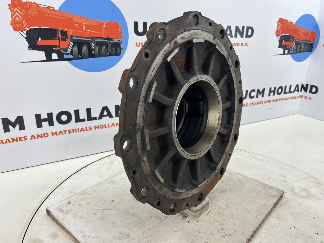 Krupp KMK 3045 Megatrak wheel hub - Глава на тркало за Кран: слика 2 Krupp KMK 3045 Megatrak wheel hub - Глава на тркало за Кран: слика 2