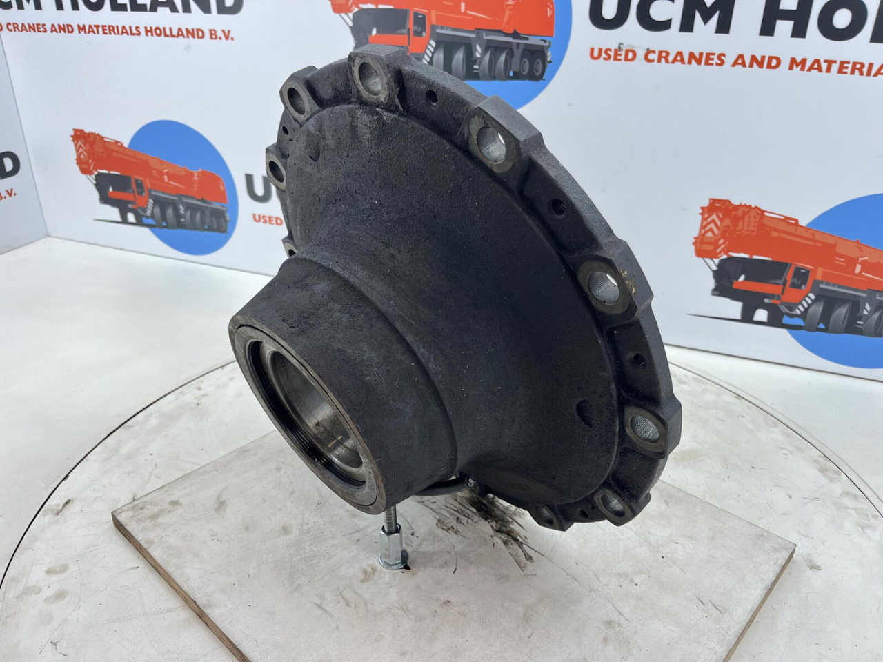 Krupp KMK 3045 Megatrak wheel hub - Глава на тркало за Градежна машина: слика 3 Krupp KMK 3045 Megatrak wheel hub - Глава на тркало за Градежна машина: слика 3