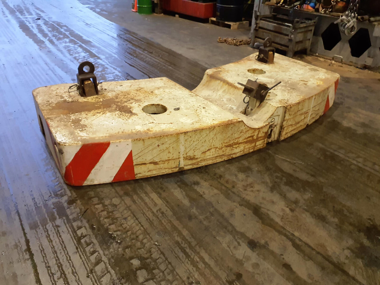 Krupp KMK 4080-5110-5120 counterweight 5,8 ton - Противтежа за Мобилен кран: слика 1 Krupp KMK 4080-5110-5120 counterweight 5,8 ton - Противтежа за Мобилен кран: слика 1