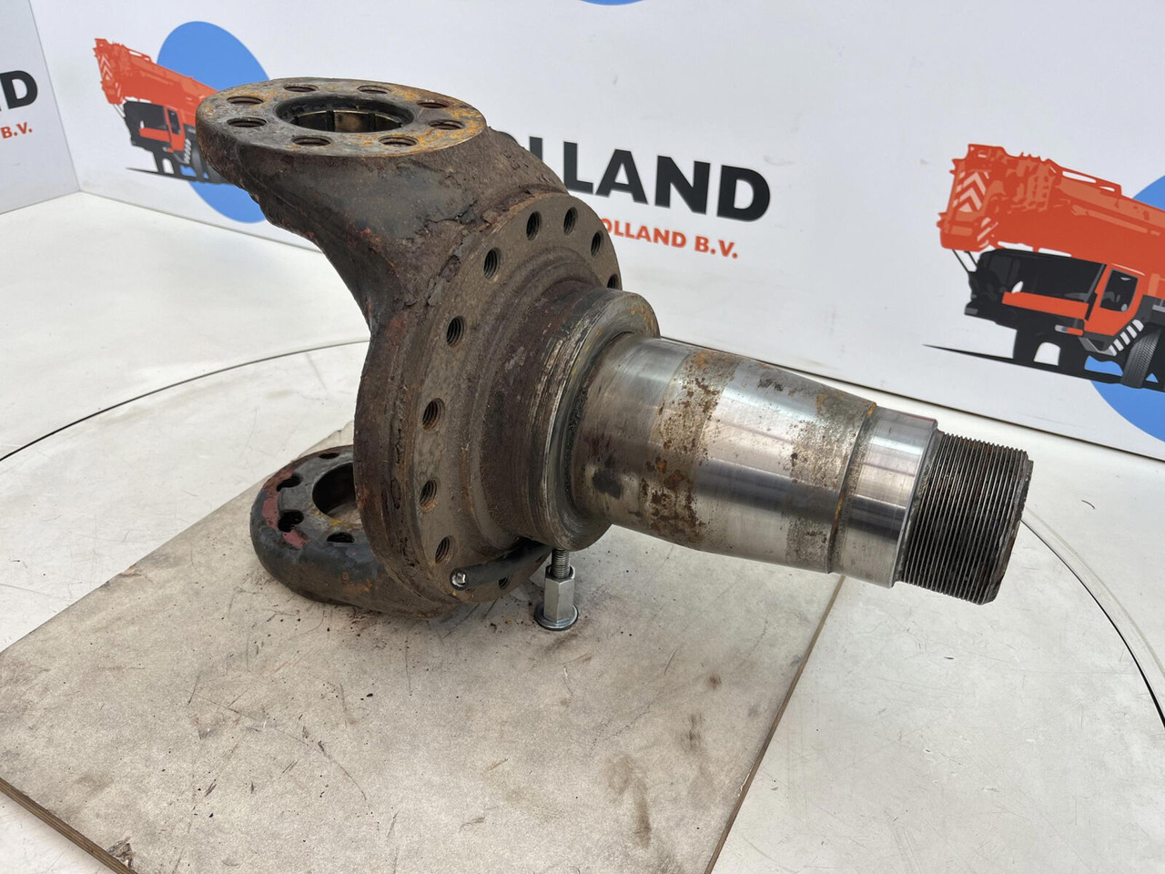 Liebherr LT 1090 Steering knuckle 16 holes - Рукавец за Мобилен кран: слика 3 Liebherr LT 1090 Steering knuckle 16 holes - Рукавец за Мобилен кран: слика 3