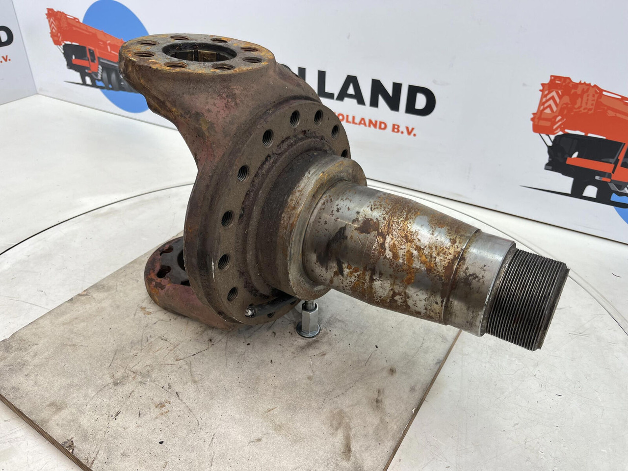 Liebherr LT 1090 Steering knuckle 16 holes - Рукавец за Мобилен кран: слика 3 Liebherr LT 1090 Steering knuckle 16 holes - Рукавец за Мобилен кран: слика 3